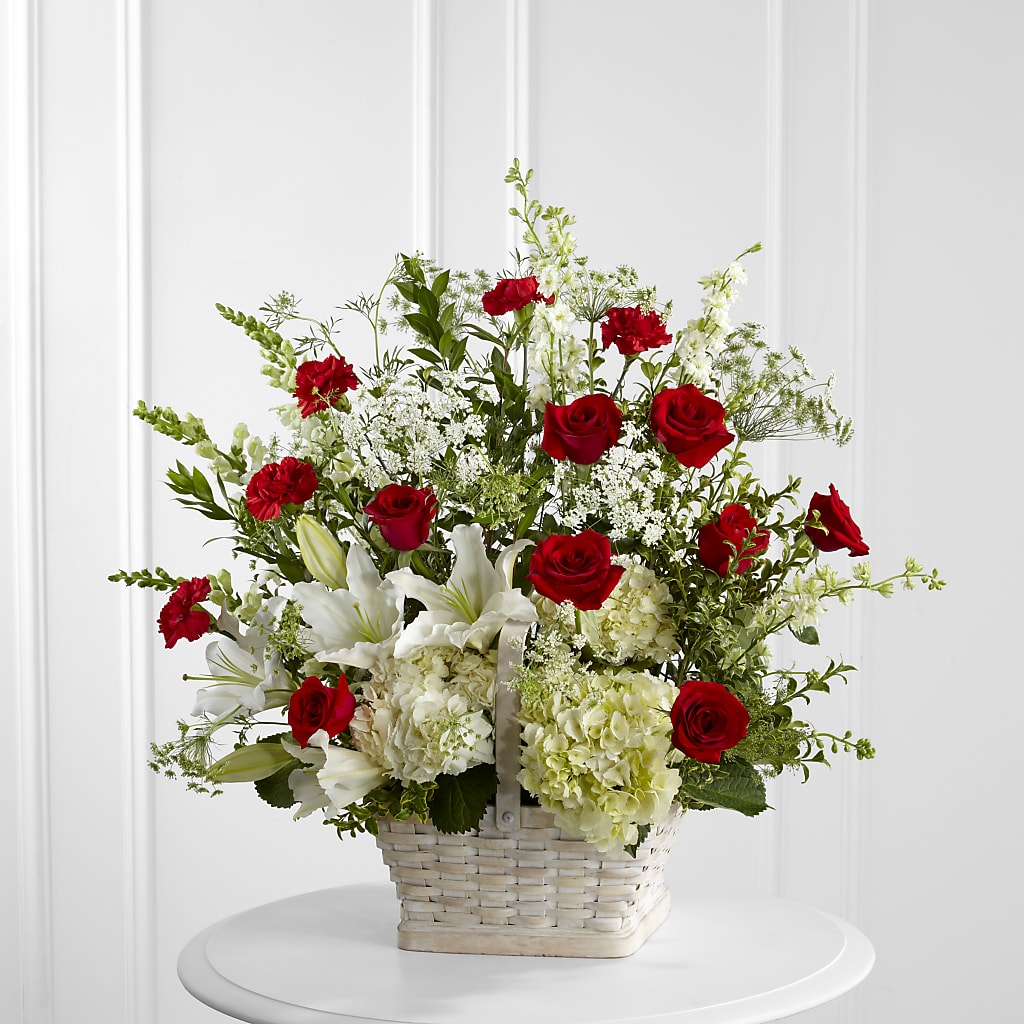 In Loving Memory Arrangement – Moda Flowers, Guaynabo PR