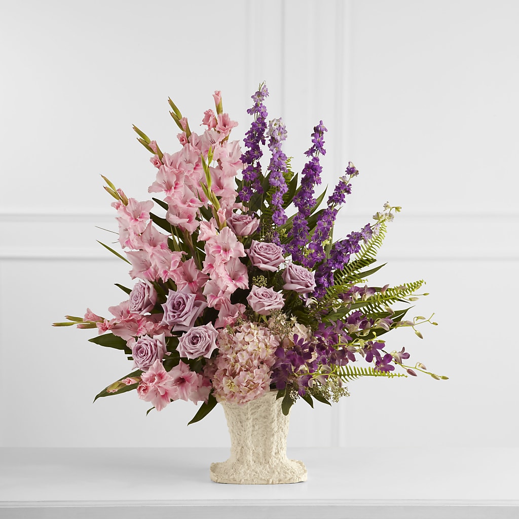 Flowing Garden Arrangement – Moda Flowers, Guaynabo PR