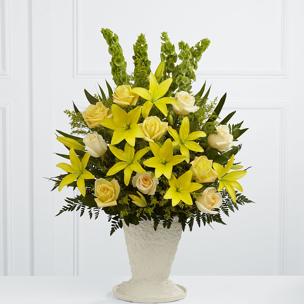 Golden Memories Arrangement – Moda Flowers, Guaynabo PR