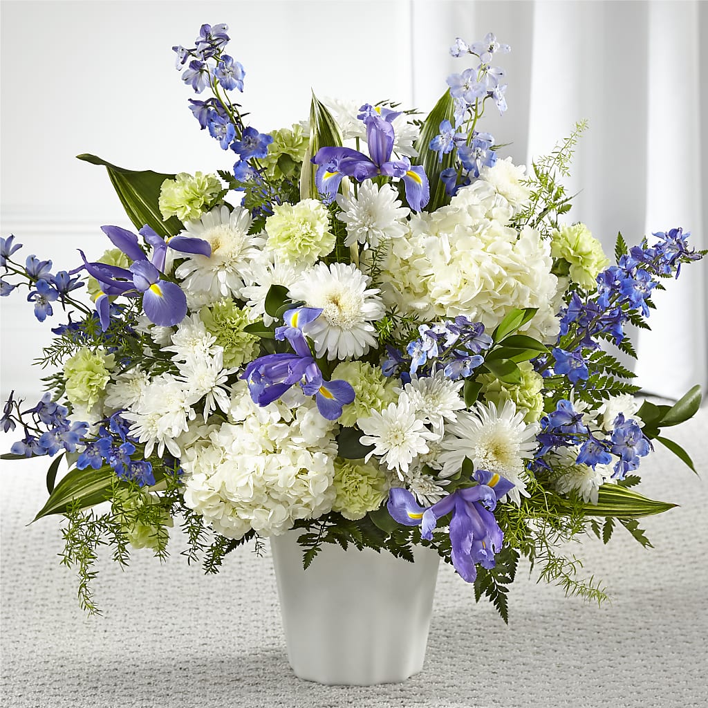 Soft Serenity Floor Basket – Moda Flowers, Guaynabo PR