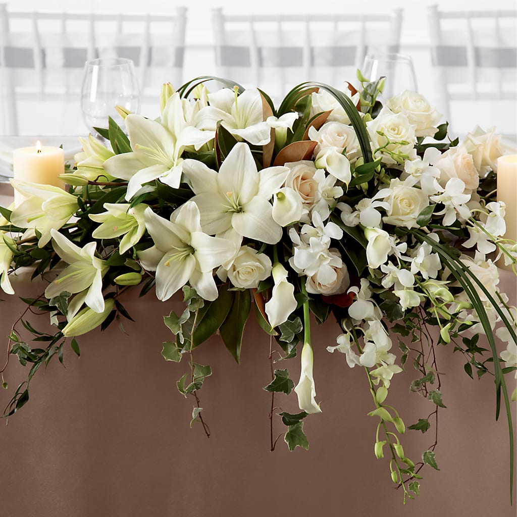 White Linen Arrangement – Moda Flowers, Guaynabo PR