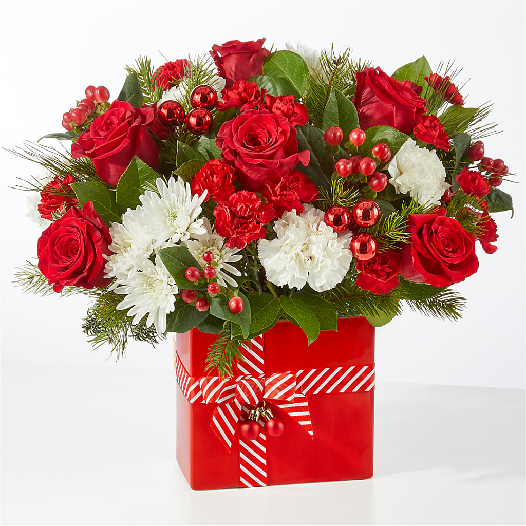 Presents Under the Tree Bouquet –  Moda Flowers, Guaynabo PR