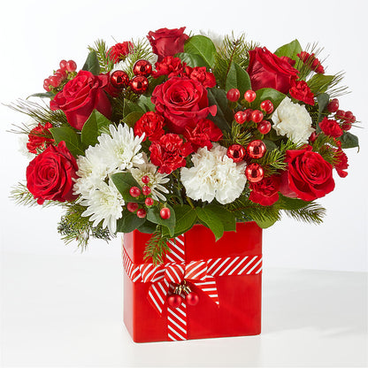 Presents Under the Tree Bouquet –  Moda Flowers, Guaynabo PR