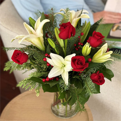 Sparkling Snowflakes Bouquet –  Moda Flowers, Guaynabo PR