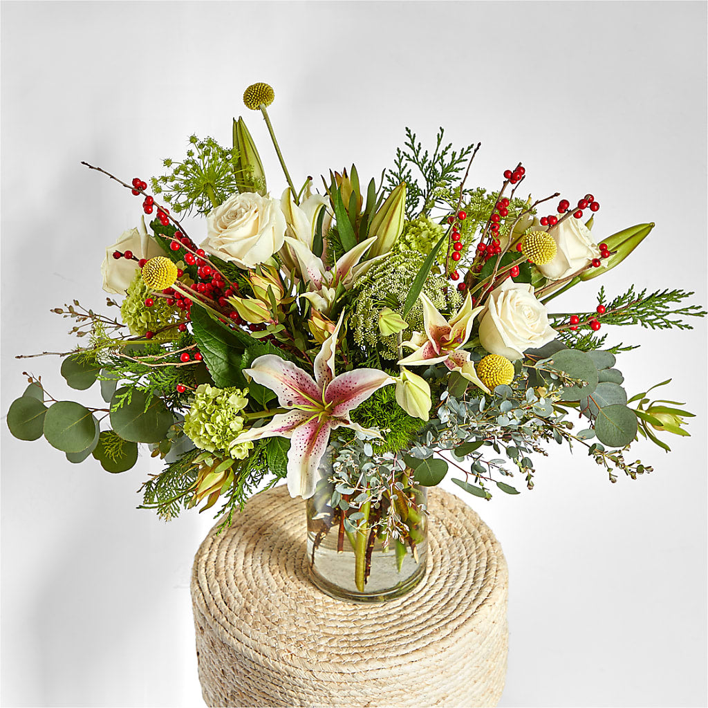Berry & Bright Bouquet –  Moda Flowers, Guaynabo PR