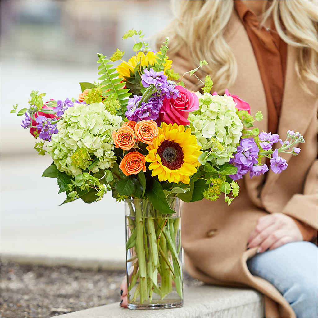 Vibrant Greetings Bouquet –  Moda Flowers, Guaynabo PR
